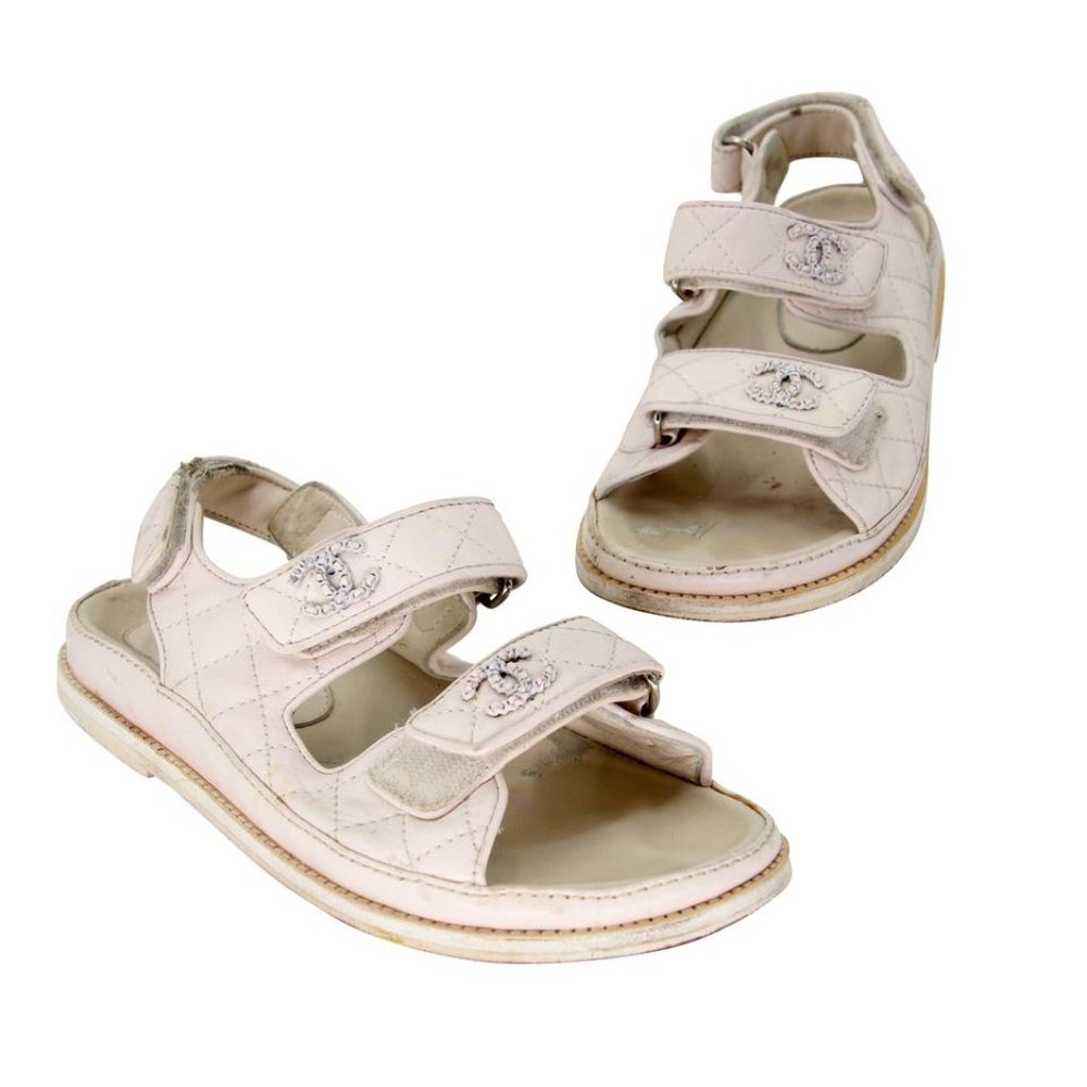Chanel 38  Quilted Leather Lambskin Chain Link Sandals CC-S0207P-C030